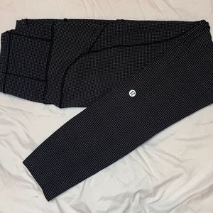 LULU LEMON BLACK LEGGINGS WITH WHITE POLKADOTS